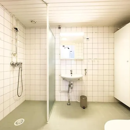 Saunallinen Ja Vastaremontoitu Moderni Huoneisto! Hyvat Loylyt! :) * Helsinki